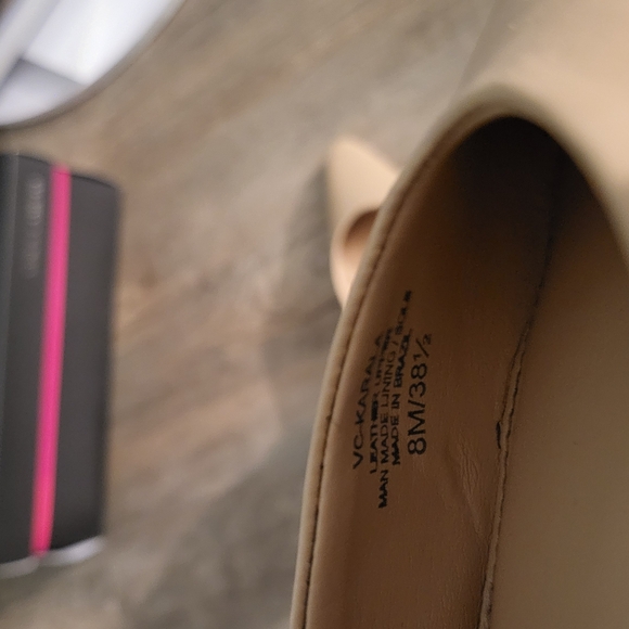 Vince Camuto Women's Tan Pumps - Picture 6 of 9